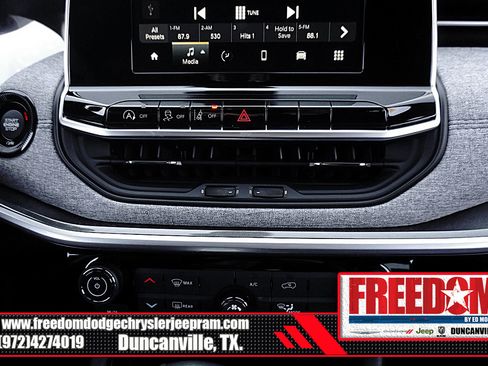 New 2026 Jeep Compass Latitude image 21