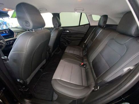 Used 2024 Chevrolet Trax LT w/ Driver Confidence Package FWD image 28