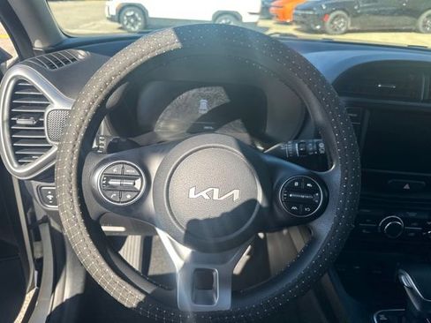 Used 2023 Kia Soul LX w/ LX Technology Package image 27