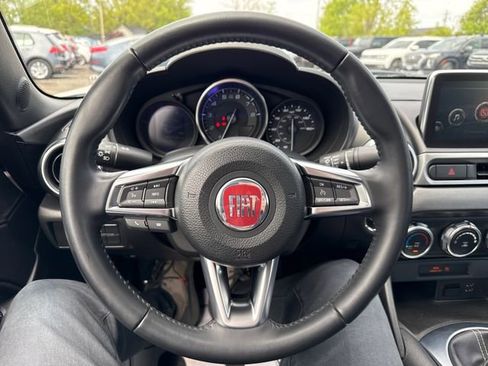Used 2017 FIAT 124 Spider Classica RWD image 16