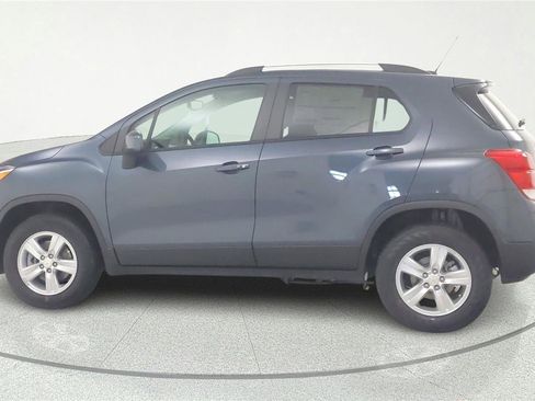Used 2022 Chevrolet Trax LT w/ Driver Confidence Package AWD/4WD image 3