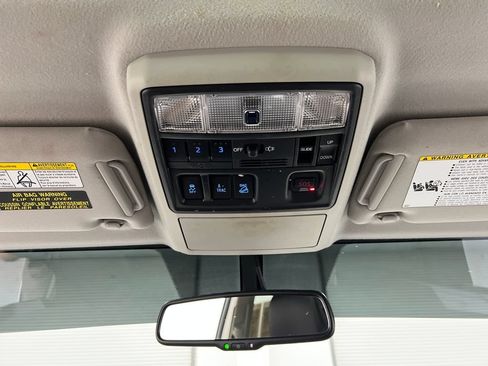 Used 2018 Toyota 4Runner Limited w/ Four Season Floor Mat Package AWD/4WD image 62