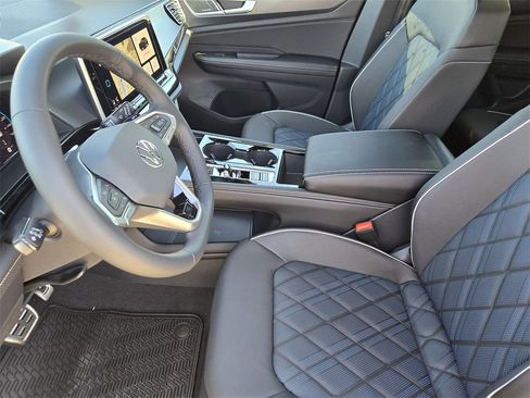 New 2026 Volkswagen Atlas Cross Sport SEL Premium R-Line image 11