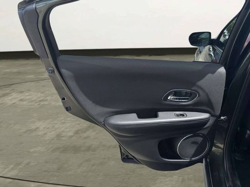 Used 2018 Honda HR-V EX image 12