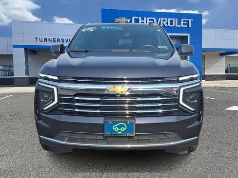 Certified 2025 Chevrolet Suburban LT AWD/4WD image 2