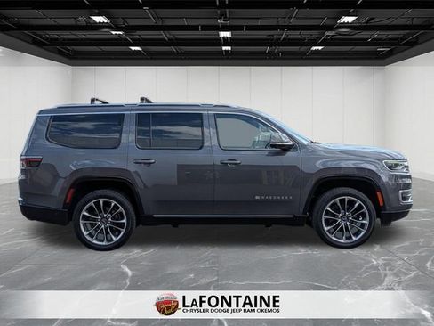 Used 2022 Jeep Wagoneer Series III w/ Premium Group I AWD/4WD image 6