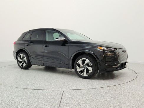 Used 2025 Audi Q6 e-tron Premium Plus w/ Premium Plus AWD/4WD image 3