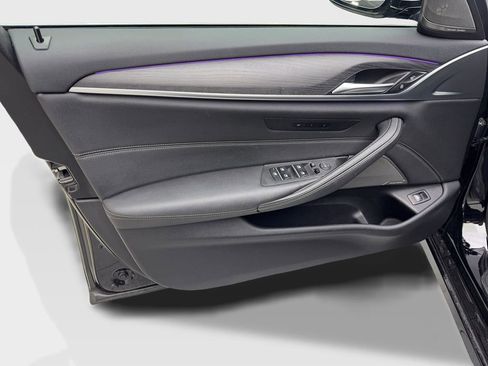 Used 2023 BMW 530i w/ Premium Package image 30