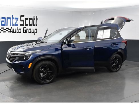 Certified 2026 Kia Seltos EX w/ EX Sunroof Package FWD image 26