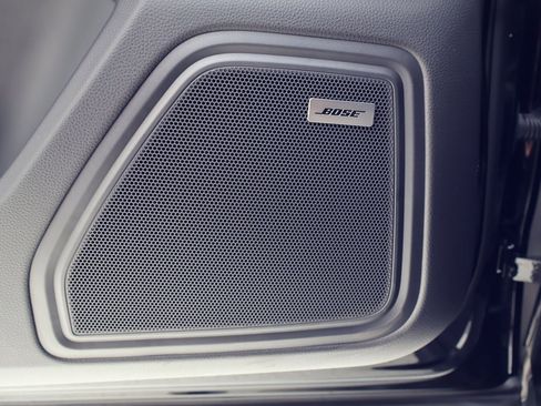 New 2026 Porsche Macan image 14