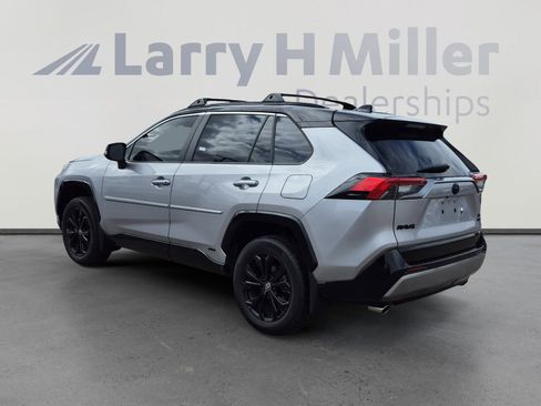 Used 2022 Toyota RAV4 XSE AWD/4WD image 3