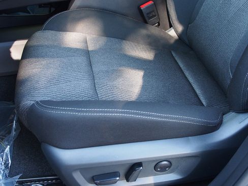 Used 2026 Nissan Rogue SV image 16