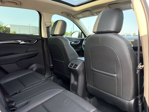 Used 2021 Buick Envision Essence w/ Technology Package I FWD image 17