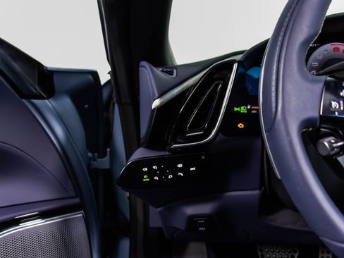 Certified 2025 Ferrari Roma Spider RWD image 37