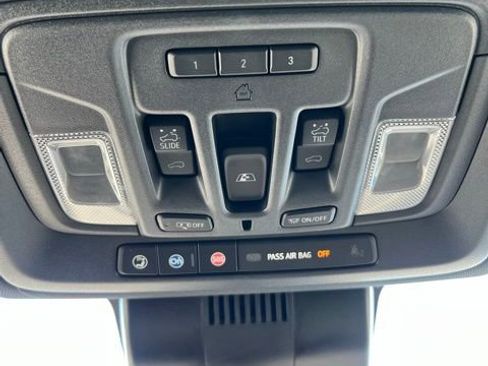 Used 2024 Chevrolet Silverado 1500 ZR2 w/ Technology Package image 39