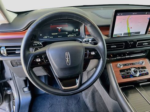 Used 2023 Lincoln Aviator Reserve w/ Equipment Group 201A AWD/4WD image 11
