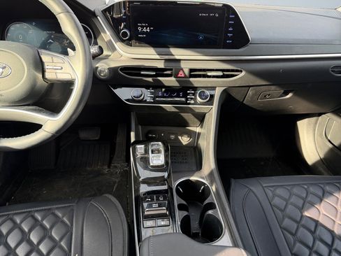 Used 2023 Hyundai Sonata Limited w/ Preferred Accessory Package image 13