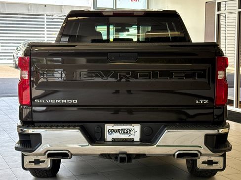 Used 2019 Chevrolet Silverado 1500 LTZ w/ LTZ Convenience Package image 5