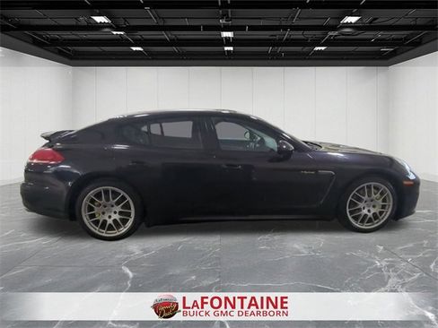 Used 2014 Porsche Panamera S image 9