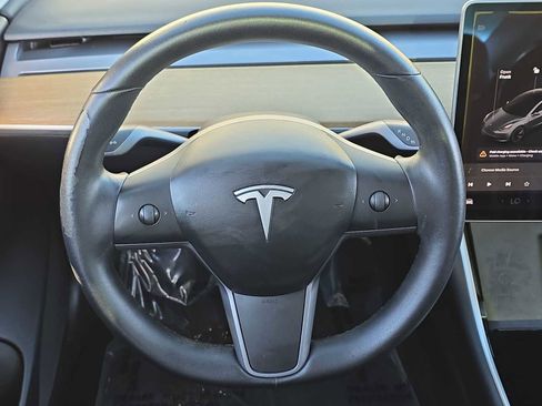 Used 2020 Tesla Model 3 Long Range image 19