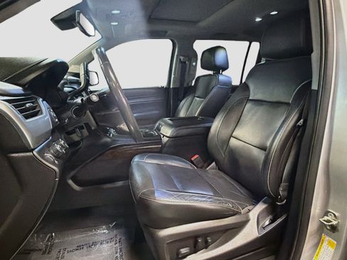Used 2018 Chevrolet Suburban LT AWD/4WD image 13
