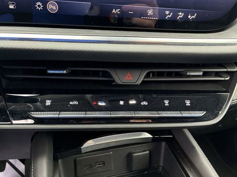 Used 2025 Buick Envision Preferred image 17