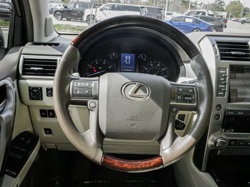 Used 2016 Lexus GX 460 w/ Premium Package image 18