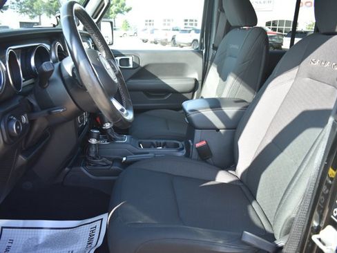 Used 2023 Jeep Wrangler Unlimited Sahara w/ Cold Weather Group AWD/4WD image 13