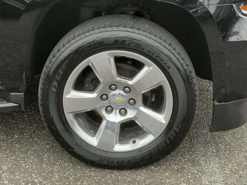 Used 2015 Chevrolet Suburban LT w/ Luxury Package AWD/4WD image 8