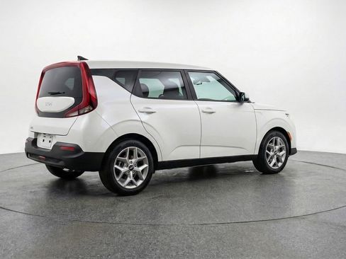 Used 2025 Kia Soul LX w/ LX Technology Package image 9