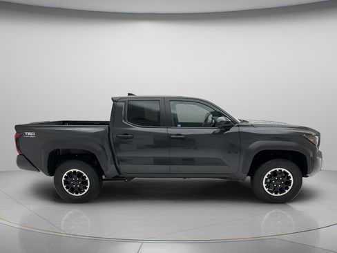 Used 2025 Toyota Tacoma TRD Off-Road AWD/4WD image 2