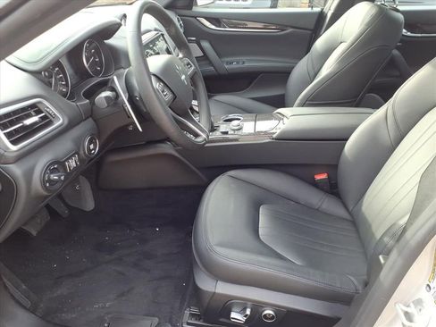 Used 2023 Maserati Ghibli Modena image 13