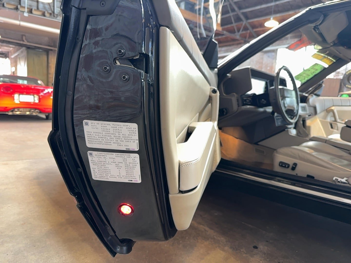 Used 1993 Cadillac Allante FWD image 59