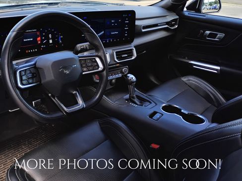 Used 2025 Ford Mustang GT Premium RWD image 4