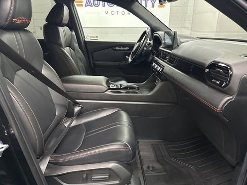 Used 2024 Honda Pilot TrailSport image 21