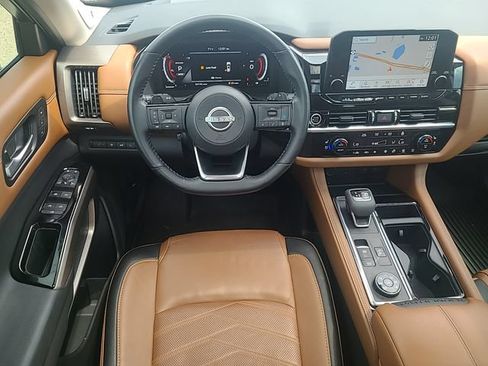 Used 2023 Nissan Pathfinder Platinum AWD/4WD image 25