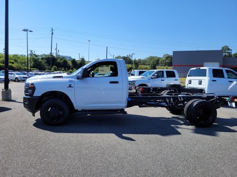 New 2025 RAM 3500 Tradesman image 2