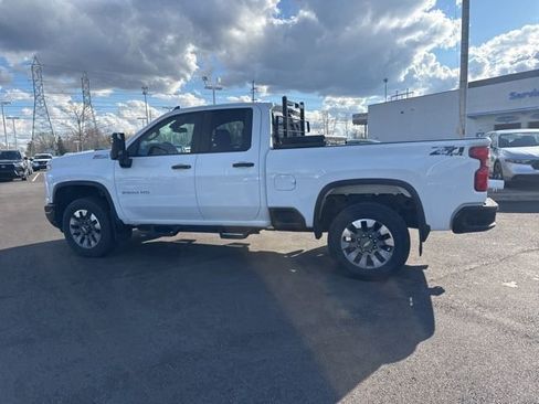 Used 2024 Chevrolet Silverado 2500 Custom w/ Custom Convenience Package image 15