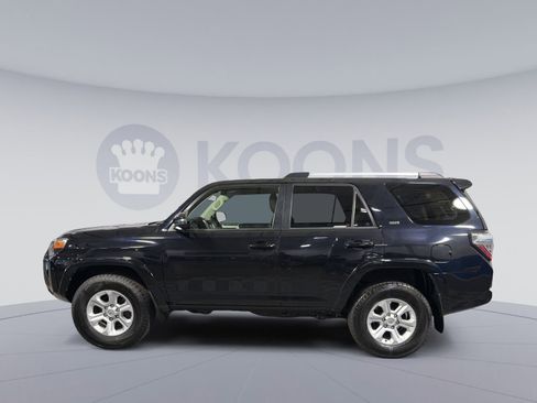 Used 2022 Toyota 4Runner SR5 AWD/4WD image 2