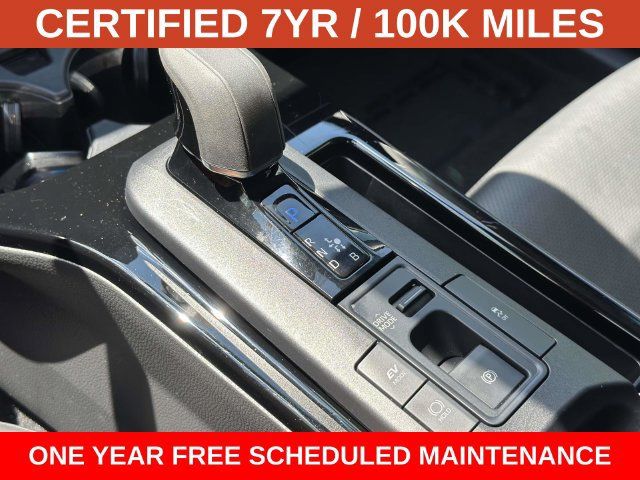 Used 2024 Toyota Prius XLE FWD image 23