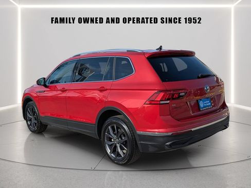 Used 2023 Volkswagen Tiguan SE FWD image 4