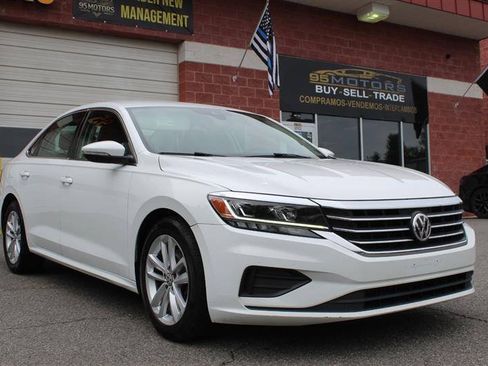 Used 2020 Volkswagen Passat 2.0T SE FWD image 2