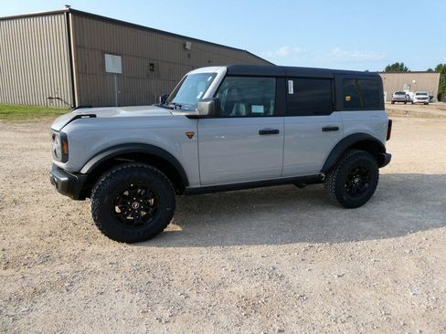 New 2026 Ford Bronco Badlands AWD/4WD image 8