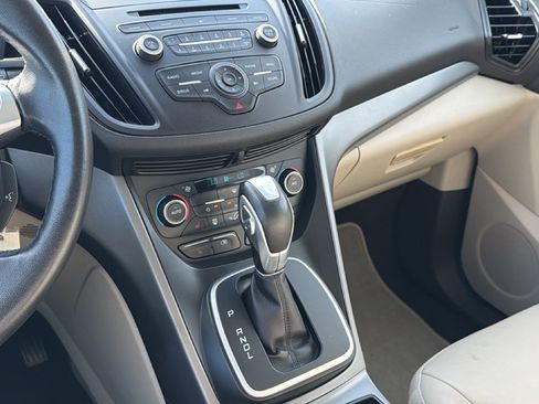 Used 2017 Ford C-MAX Energi SE w/ Equipment Group 402A FWD image 21