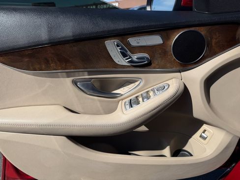 Used 2018 Mercedes-Benz C 300 4MATIC w/ Premium Package image 35