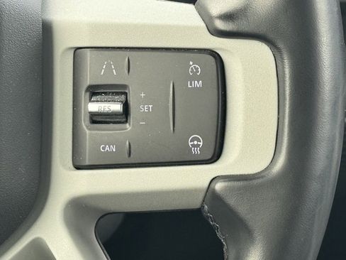 Used 2023 Land Rover Defender 130 SE image 15