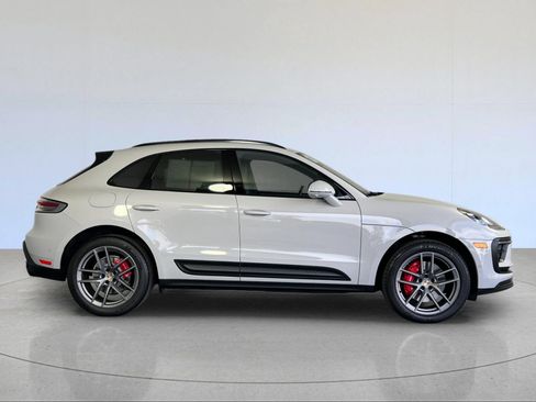 Certified 2023 Porsche Macan S AWD/4WD image 9