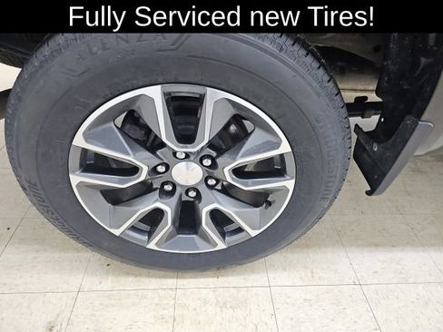 Used 2023 Chevrolet Silverado 1500 LT AWD/4WD image 22