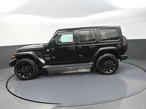 Used 2023 Jeep Wrangler Unlimited Sahara w/ Cold Weather Group AWD/4WD image 7