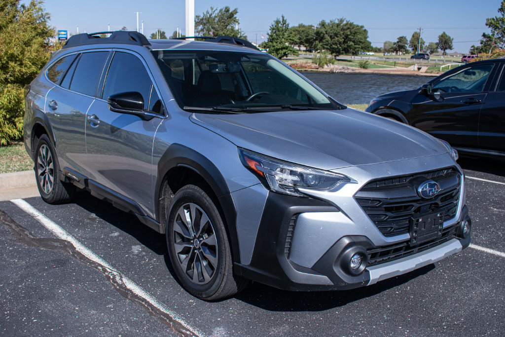 Used 2023 Subaru Outback Limited AWD/4WD image 3